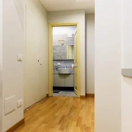 Lora Luxury House, Near The With Air Conditioners Apartament