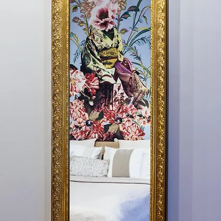 Lora Luxury House דירה קומו