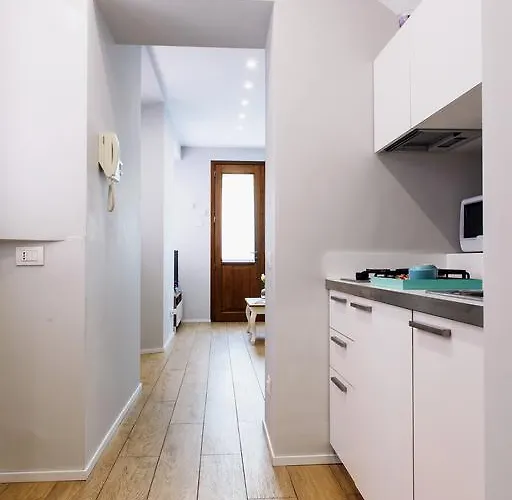 Lora Luxury House * קומו